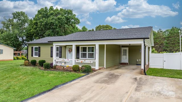 3545 Yorkland Drive, Hickory, NC 28601