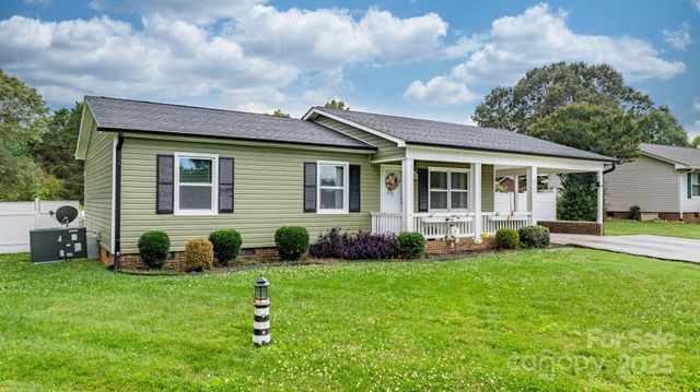3545 Yorkland Drive, Hickory, NC 28601
