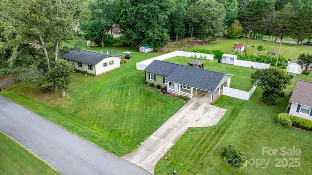 3545 Yorkland Drive, Hickory, NC 28601