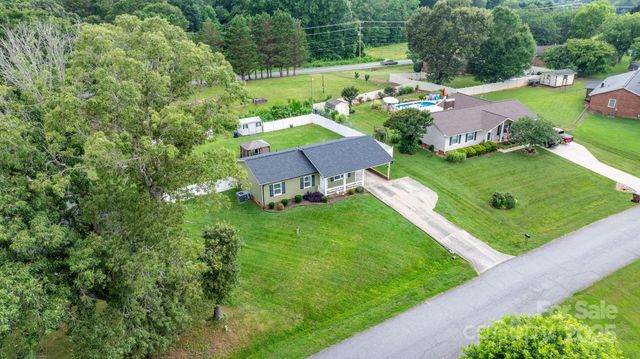 3545 Yorkland Drive, Hickory, NC 28601