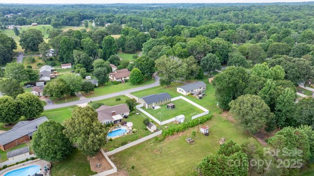 3545 Yorkland Drive, Hickory, NC 28601