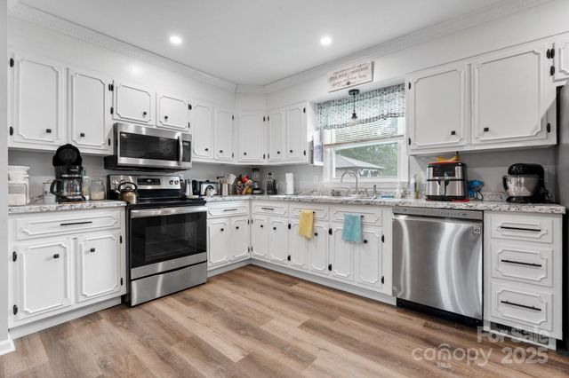 3545 Yorkland Drive, Hickory, NC 28601