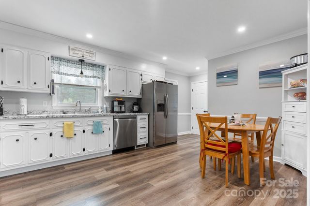 3545 Yorkland Drive, Hickory, NC 28601