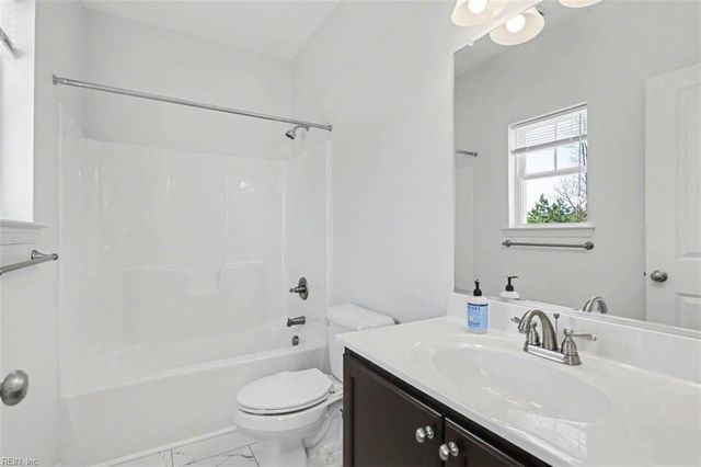 111 Mainsail LOOP, Yorktown, VA 23693