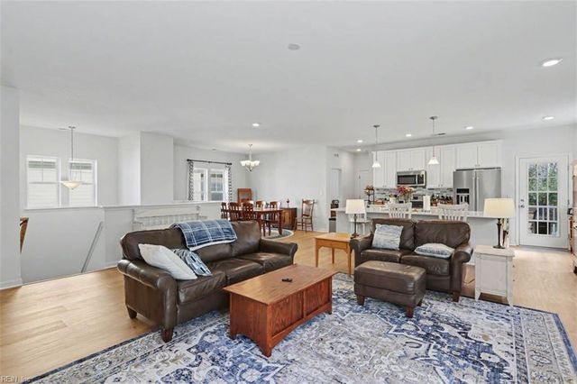 111 Mainsail LOOP, Yorktown, VA 23693