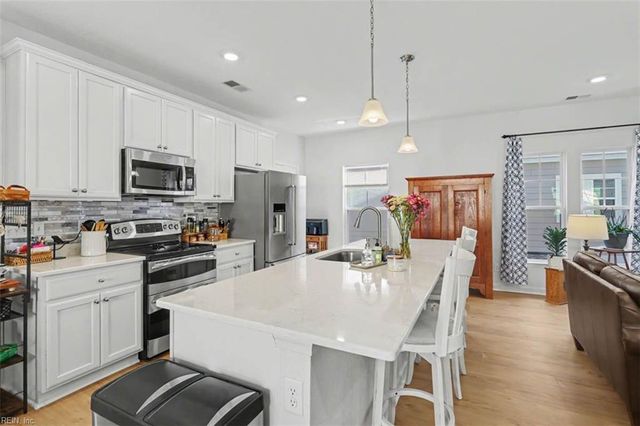 111 Mainsail LOOP, Yorktown, VA 23693