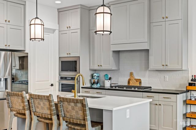 6419 W Piaffe St, Eagle, ID 83616