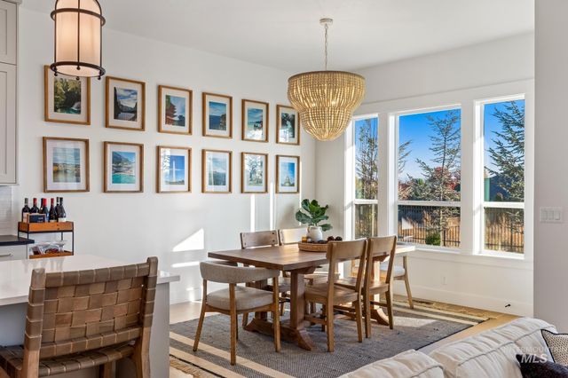 6419 W Piaffe St, Eagle, ID 83616