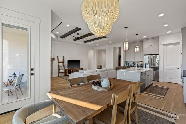 6419 W Piaffe St, Eagle, ID 83616