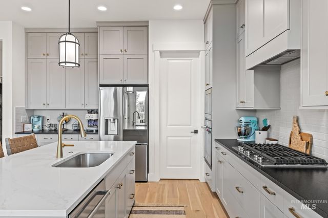 6419 W Piaffe St, Eagle, ID 83616