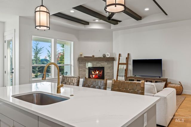 6419 W Piaffe St, Eagle, ID 83616