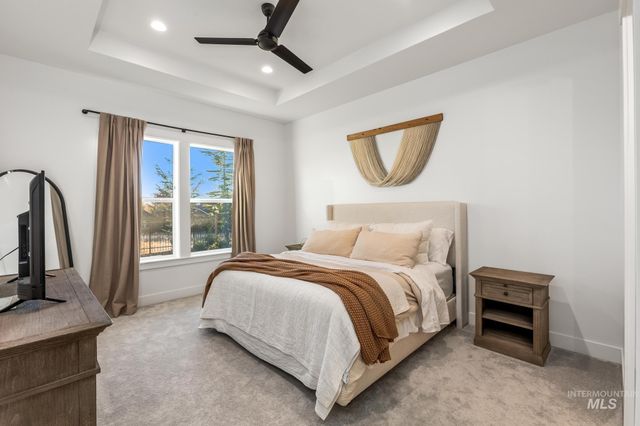 6419 W Piaffe St, Eagle, ID 83616