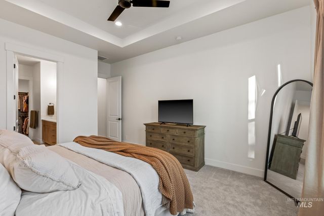 6419 W Piaffe St, Eagle, ID 83616