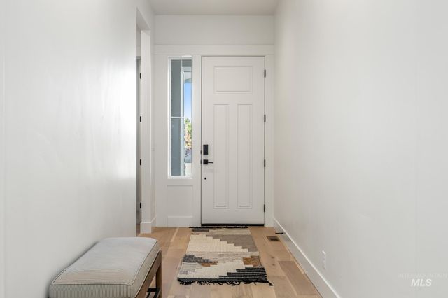 6419 W Piaffe St, Eagle, ID 83616