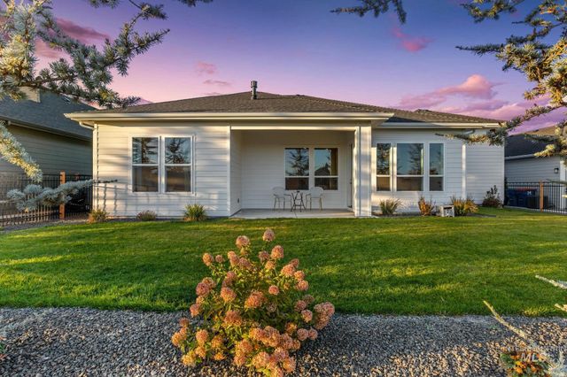 6419 W Piaffe St, Eagle, ID 83616