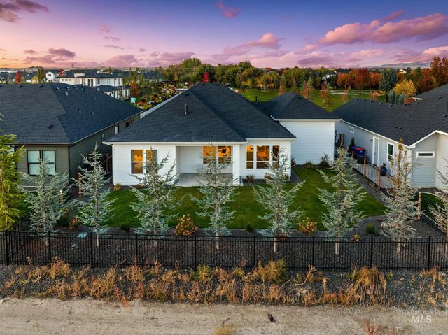 6419 W Piaffe St, Eagle, ID 83616