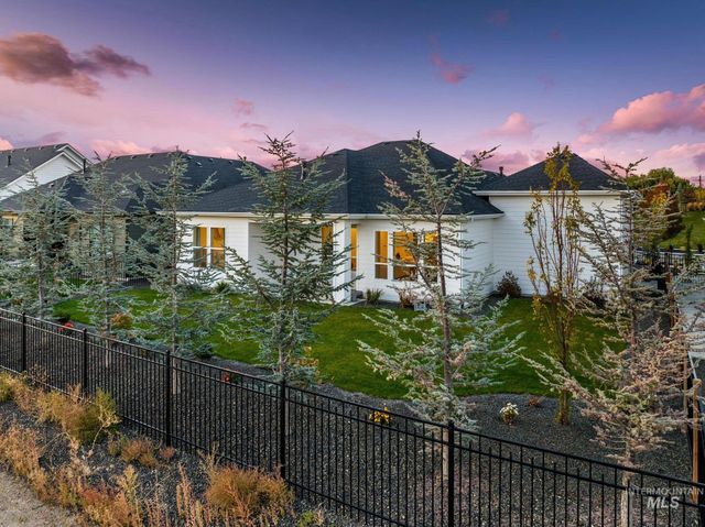 6419 W Piaffe St, Eagle, ID 83616