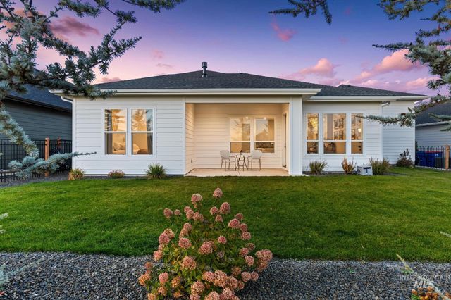 6419 W Piaffe St, Eagle, ID 83616