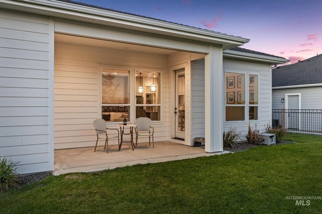 6419 W Piaffe St, Eagle, ID 83616