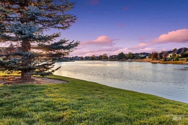 6419 W Piaffe St, Eagle, ID 83616