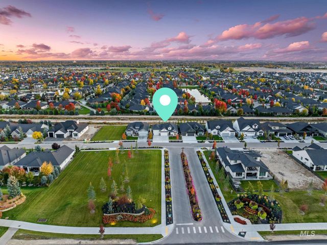 6419 W Piaffe St, Eagle, ID 83616