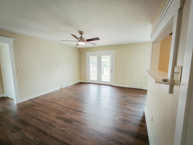 S 1322 David AVE, Covington, VA 24426