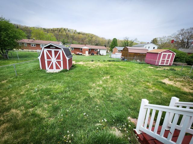 S 1322 David AVE, Covington, VA 24426