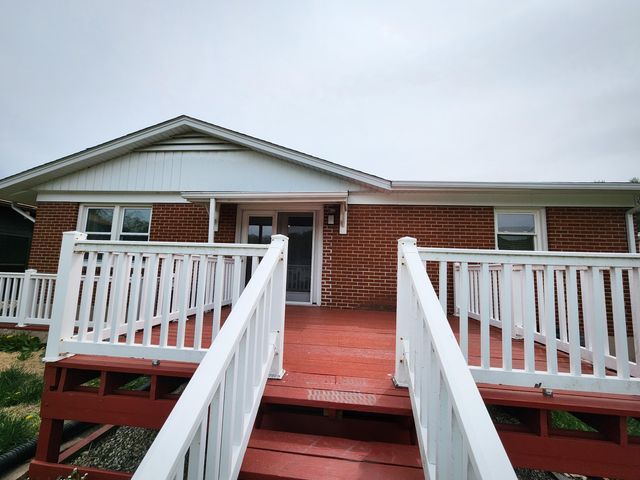 S 1322 David AVE, Covington, VA 24426