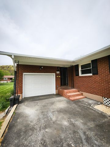 S 1322 David AVE, Covington, VA 24426