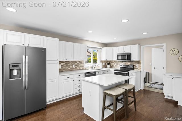 8146 Steven Court, Canton Charter Township, MI 48187