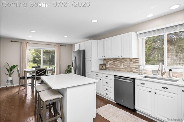 8146 Steven Court, Canton Charter Township, MI 48187