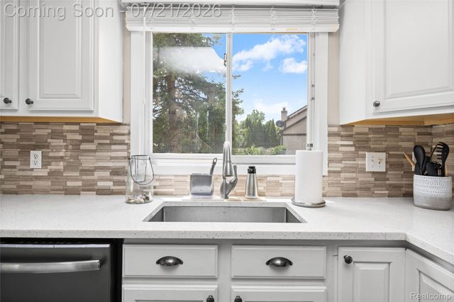 8146 Steven Court, Canton Charter Township, MI 48187