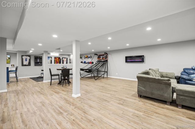 8146 Steven Court, Canton Charter Township, MI 48187