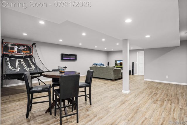 8146 Steven Court, Canton Charter Township, MI 48187