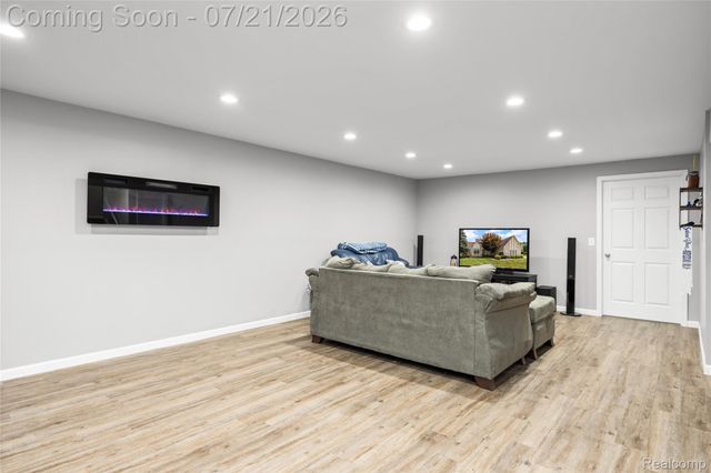 8146 Steven Court, Canton Charter Township, MI 48187