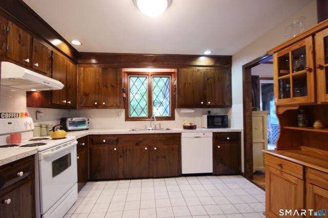 15 Scenic View Drive, Newtown, CT 06470