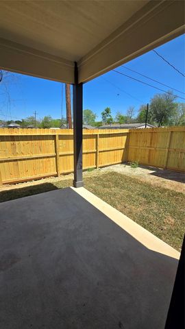 531 Gordy Road, Bacliff, TX 77518