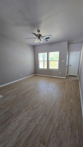 531 Gordy Road, Bacliff, TX 77518