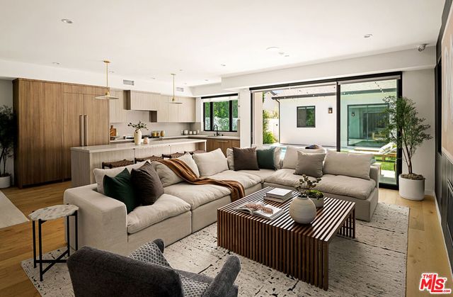 4651 Morse Avenue, Sherman Oaks, CA 91423