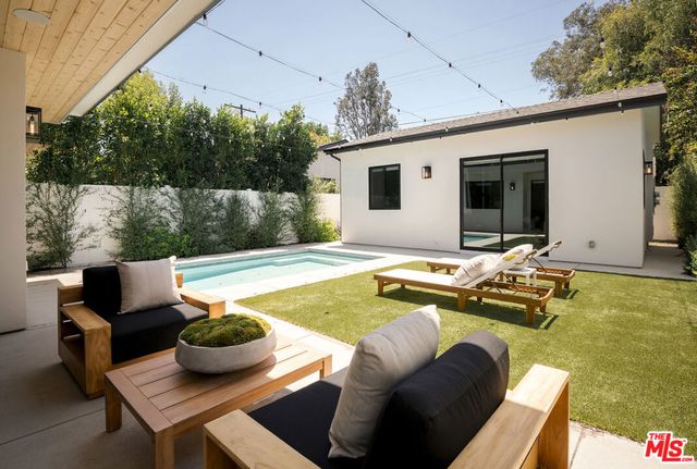 4651 Morse Avenue, Sherman Oaks, CA 91423