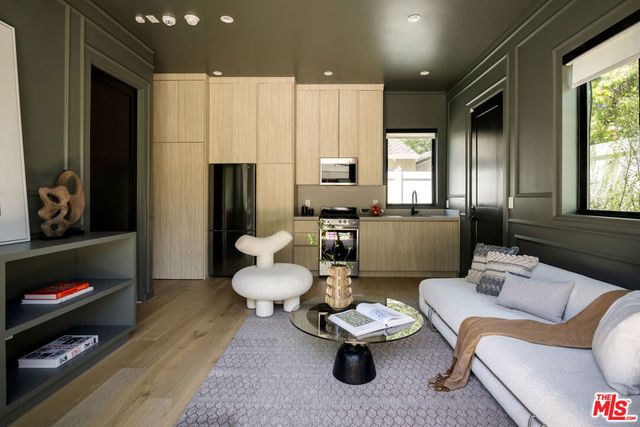 4651 Morse Avenue, Sherman Oaks, CA 91423