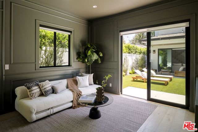 4651 Morse Avenue, Sherman Oaks, CA 91423