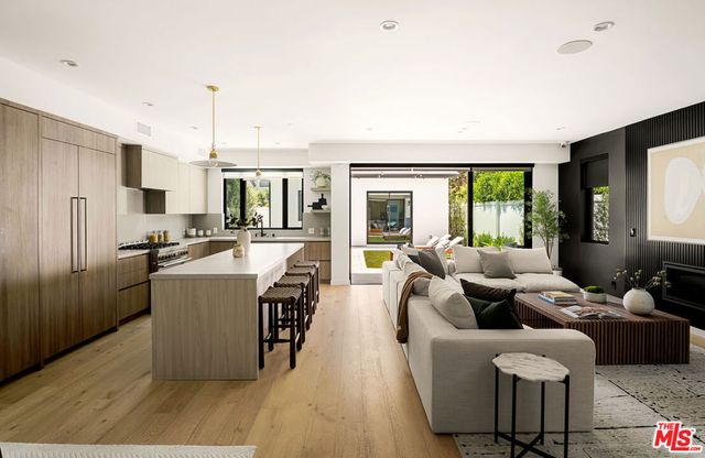 4651 Morse Avenue, Sherman Oaks, CA 91423