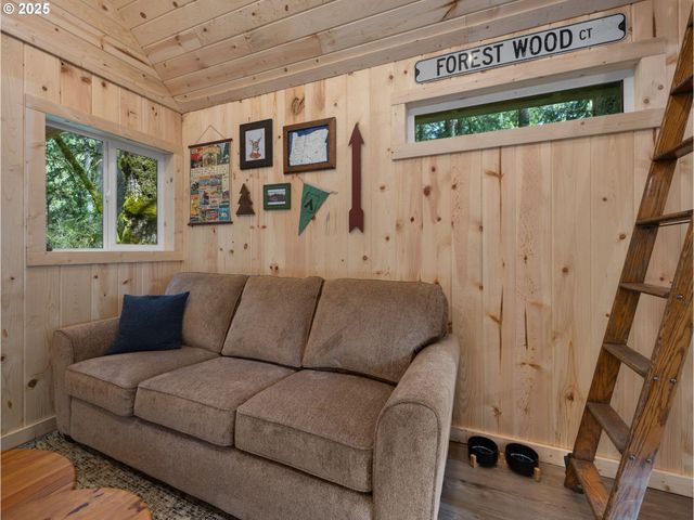 23375 E ADEL Ave, Brightwood, OR 97011