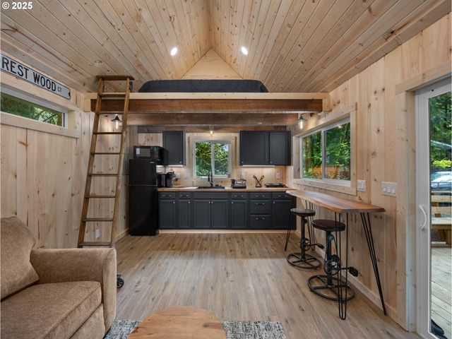 23375 E ADEL Ave, Brightwood, OR 97011