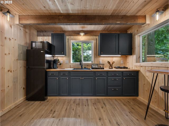23375 E ADEL Ave, Brightwood, OR 97011
