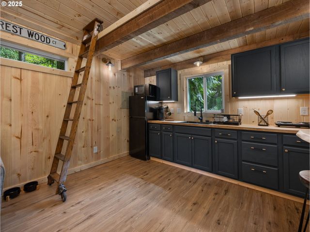 23375 E ADEL Ave, Brightwood, OR 97011
