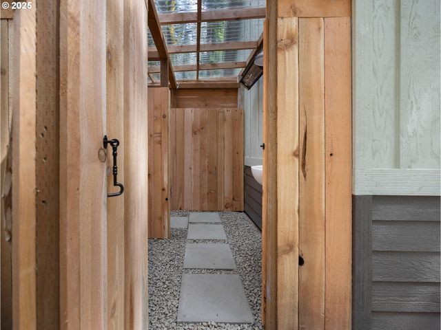 23375 E ADEL Ave, Brightwood, OR 97011