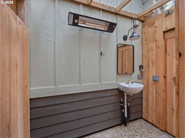 23375 E ADEL Ave, Brightwood, OR 97011