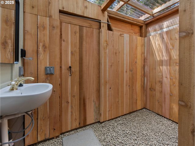 23375 E ADEL Ave, Brightwood, OR 97011